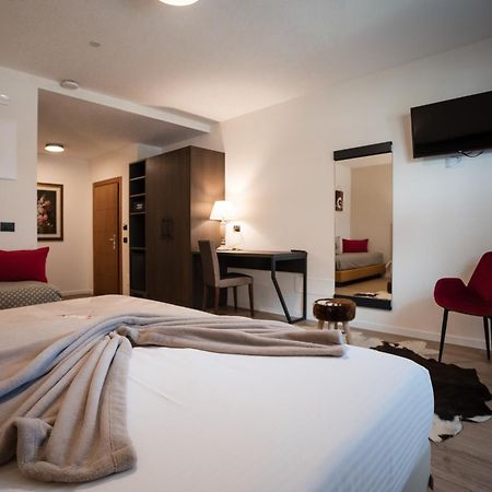 Olimpia Hotel บอร์มิโอ ภายนอก รูปภาพ