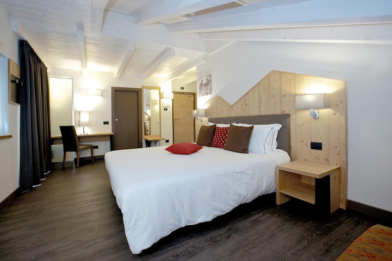 Olimpia Hotel บอร์มิโอ ภายนอก รูปภาพ