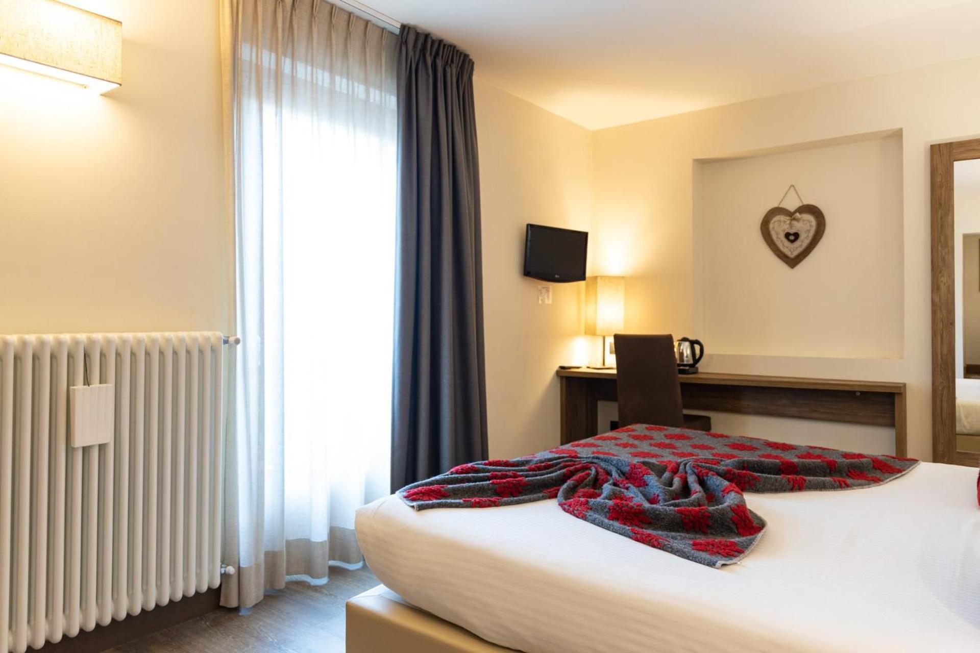 Olimpia Hotel บอร์มิโอ ภายนอก รูปภาพ