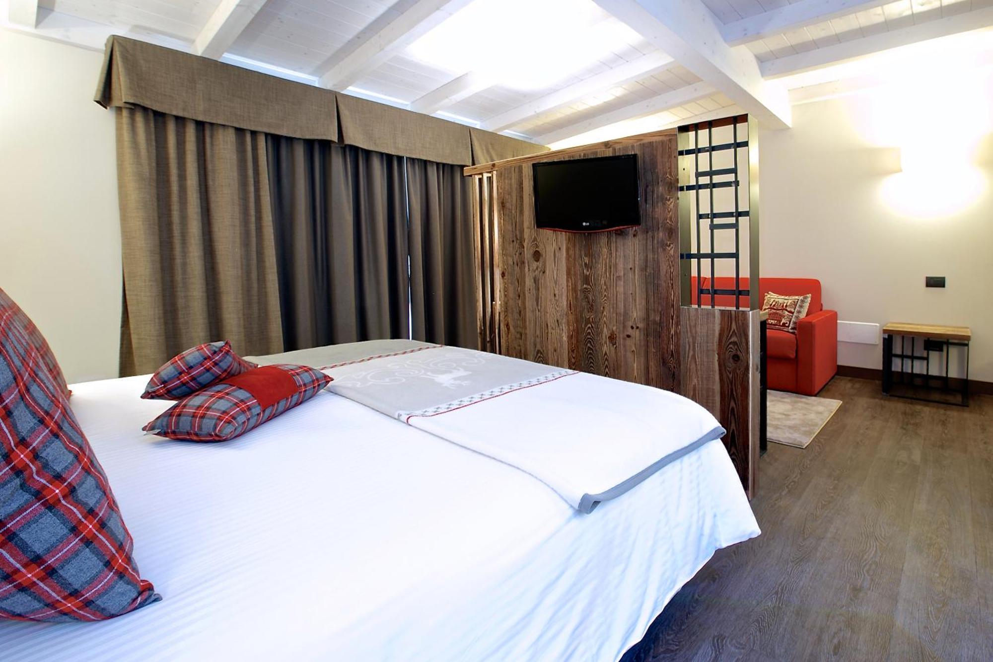 Olimpia Hotel บอร์มิโอ ภายนอก รูปภาพ