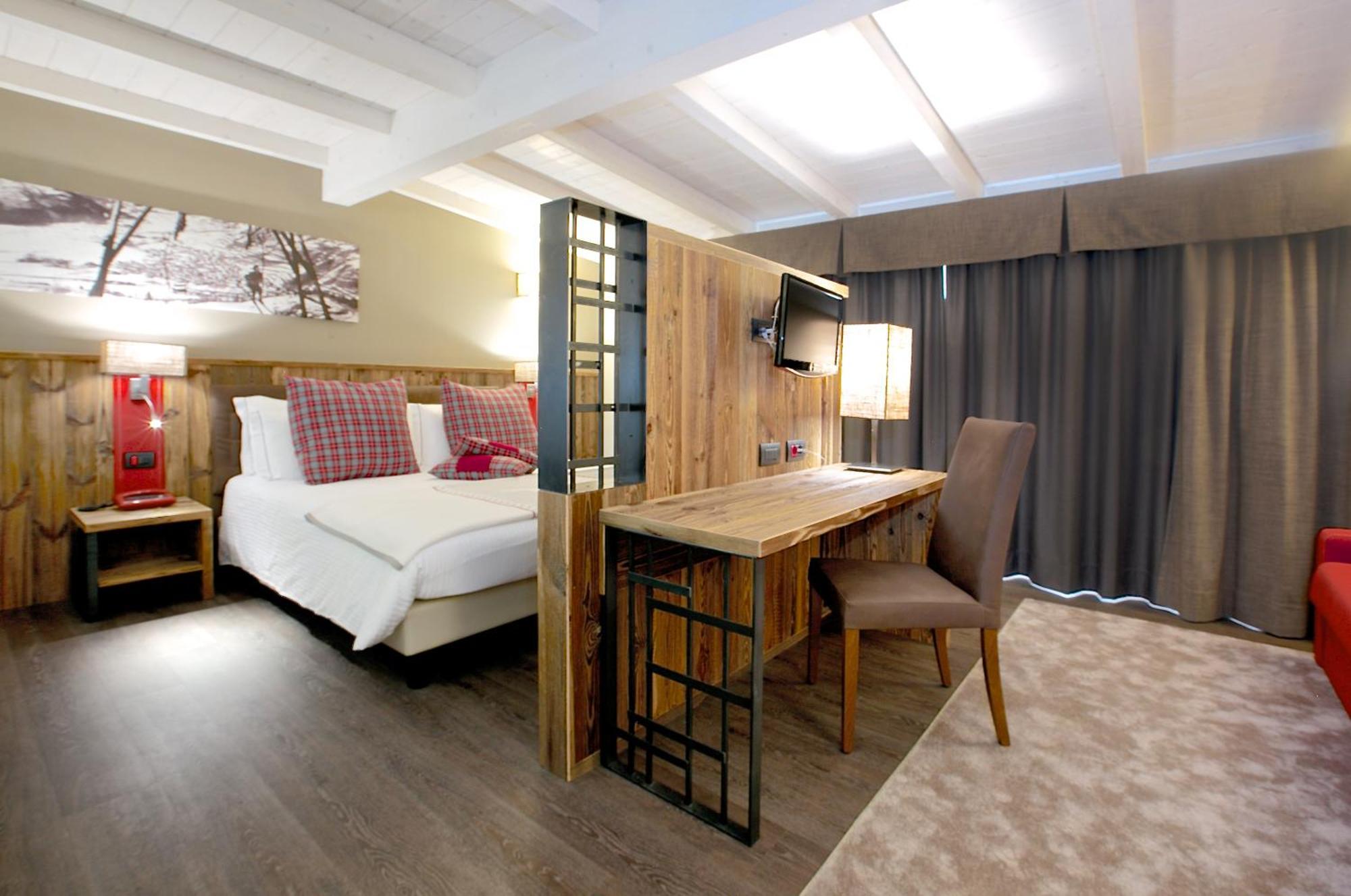 Olimpia Hotel บอร์มิโอ ภายนอก รูปภาพ