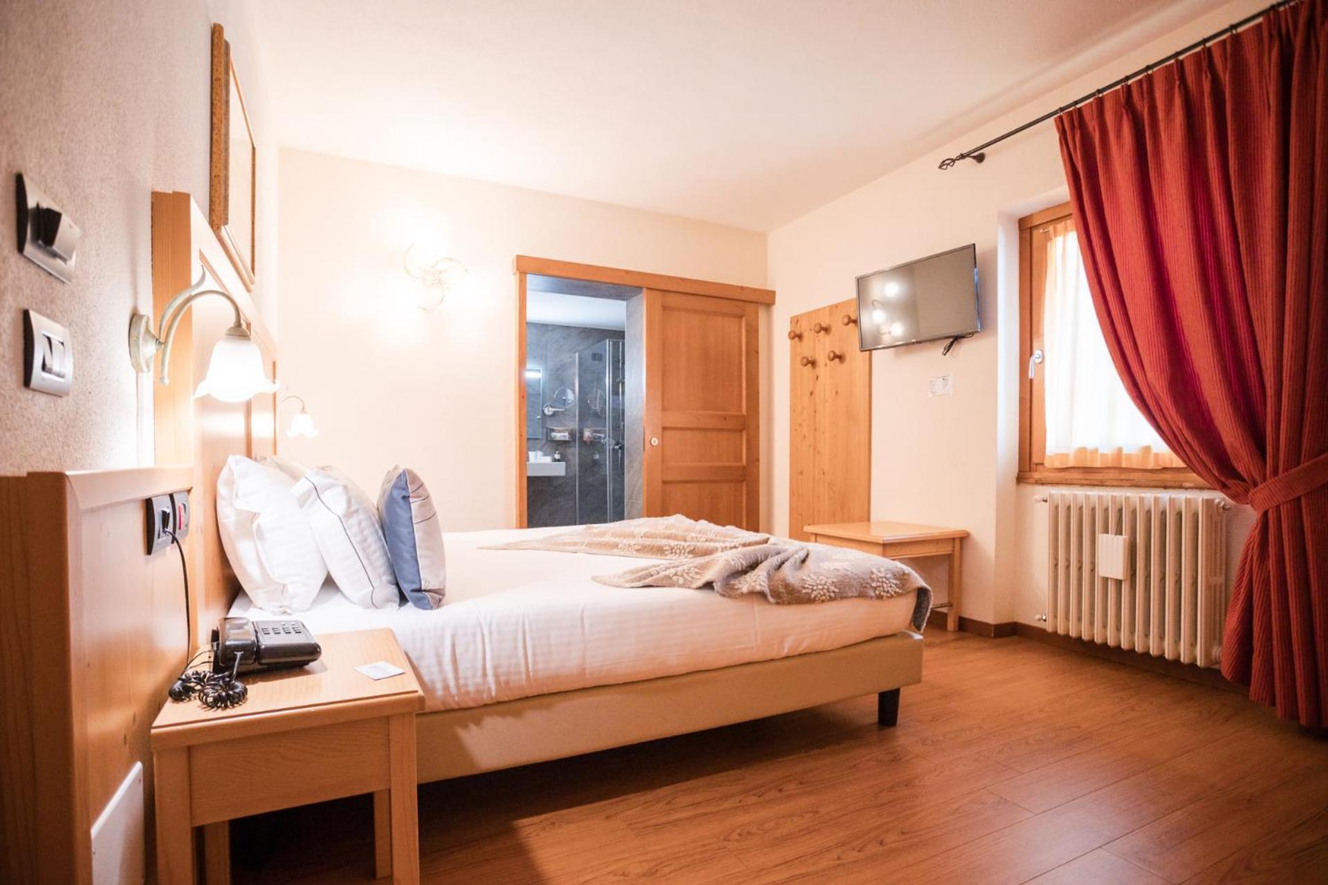 Olimpia Hotel บอร์มิโอ ภายนอก รูปภาพ