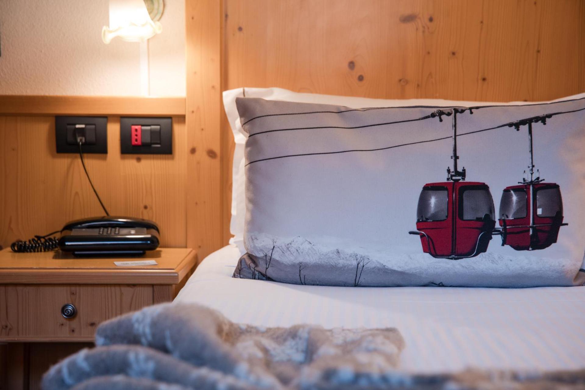 Olimpia Hotel บอร์มิโอ ภายนอก รูปภาพ