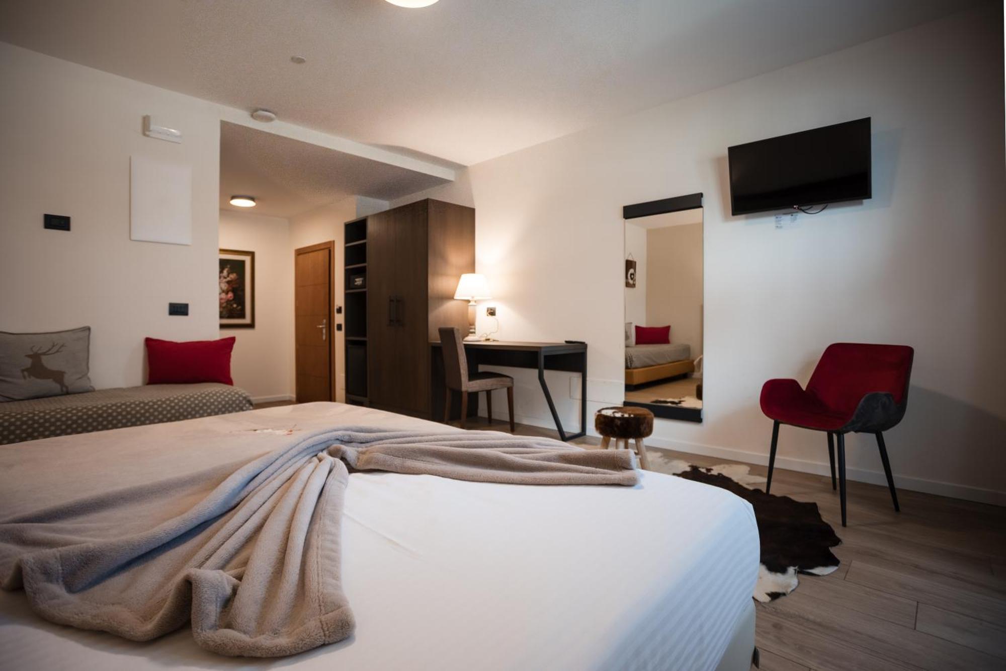 Olimpia Hotel บอร์มิโอ ภายนอก รูปภาพ